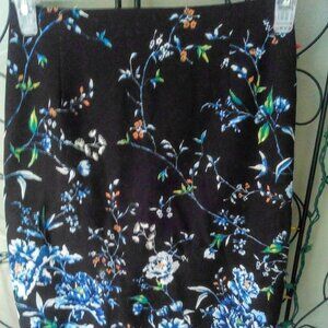 Women's White House Black Market Floral skirt size 2
